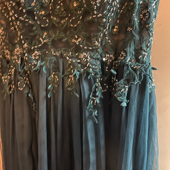 JJs House Dresses & Skirts - Beautiful wedding/prom evening dress